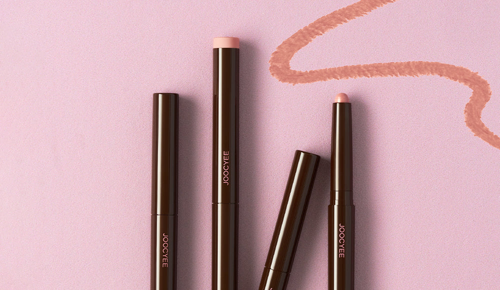 Velvet Lip Liner：Blend, Define & Plump in One Glide