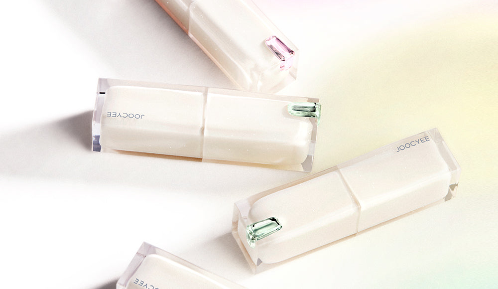 Glaze It, Don’t Cake It: The Clean Lip Revolution
